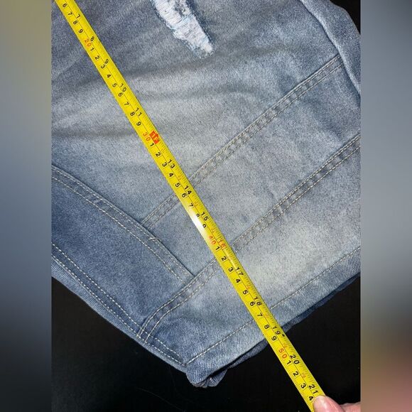 Ecko Unltd. Men’s VTG Blue Denim Relaxed Fit Medium Wash Shorts Size 36 GUC - Picture 10 of 12